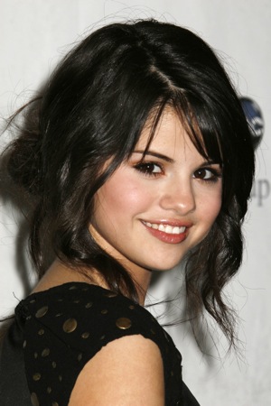 Selena Gomez Nothings Going on with Nick.jpg
